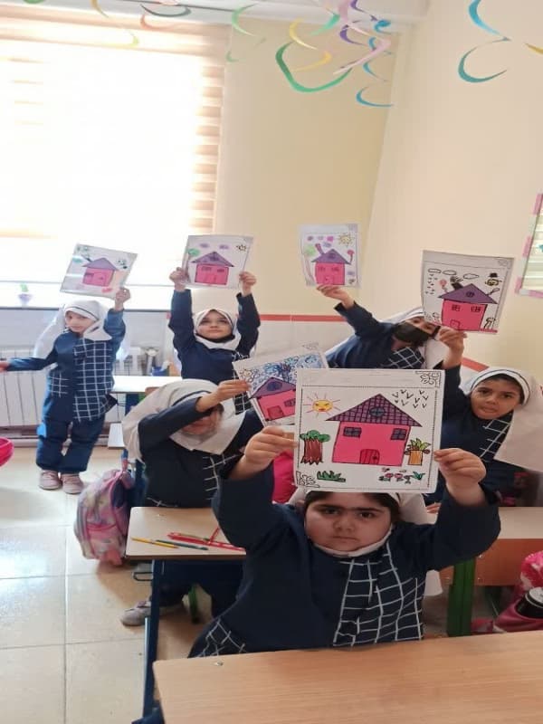 دبستان و پیش دبستانی غیر دولتی دخترانه رویش