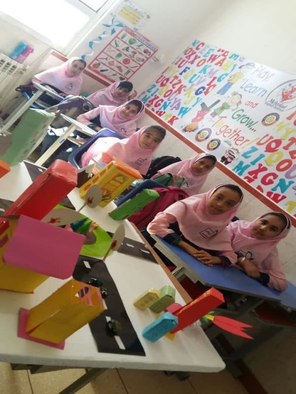 دبستان و پیش دبستانی غیر دولتی دخترانه رویش